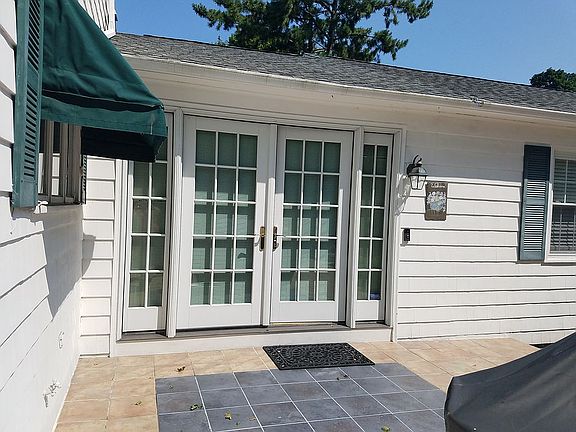2nd image of 206 Meshanticut Valley Pkwy