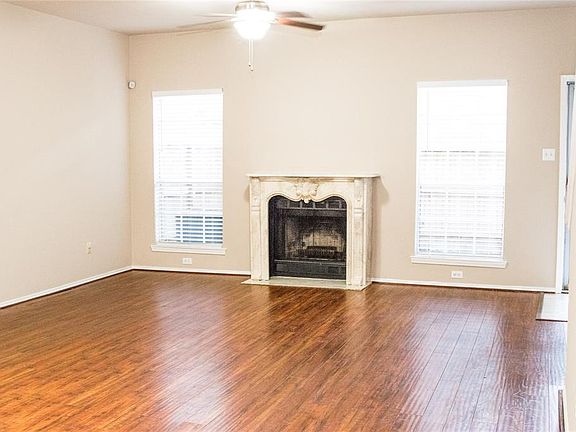 4th image of 17483 Red Oak Dr