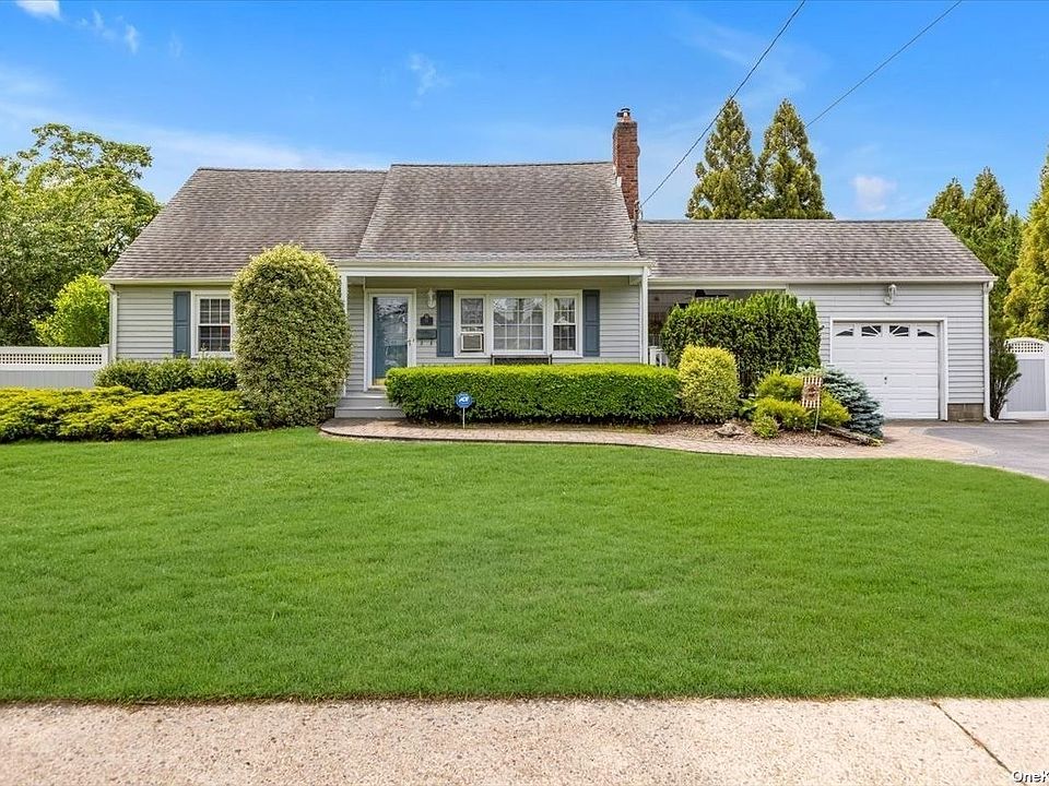 84 Maple Street, Blue Point, NY 11715 Zillow