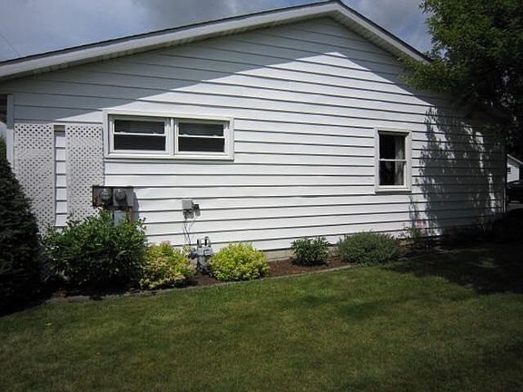 4th image of 1715 Olive Ct