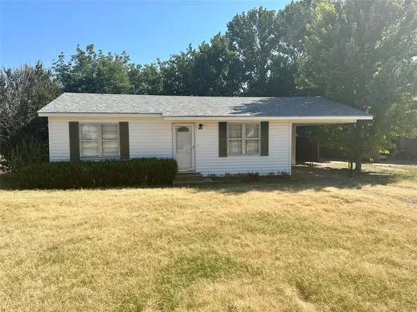 803 W 4th St, Granite, OK 73547