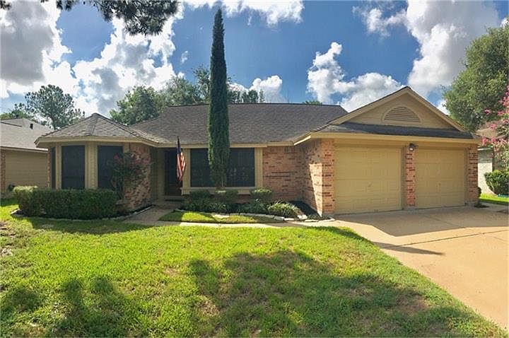 1st image of 8522 Greenleaf Lake Dr