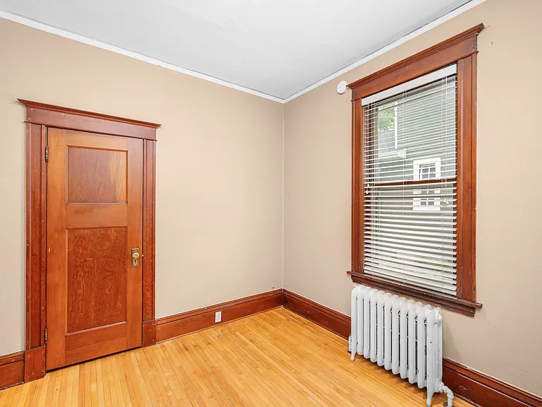 526 Reeves Dr — Photo 13