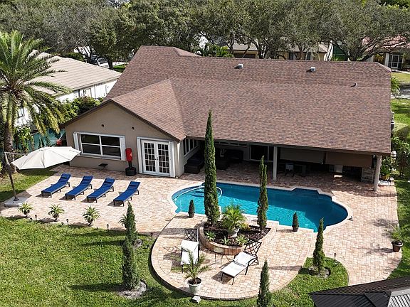 2nd image of 5137 NW 49th Avenue
