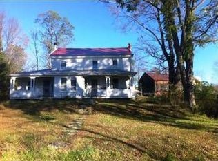 1429 White Oak Dr, Forest City, PA 18421