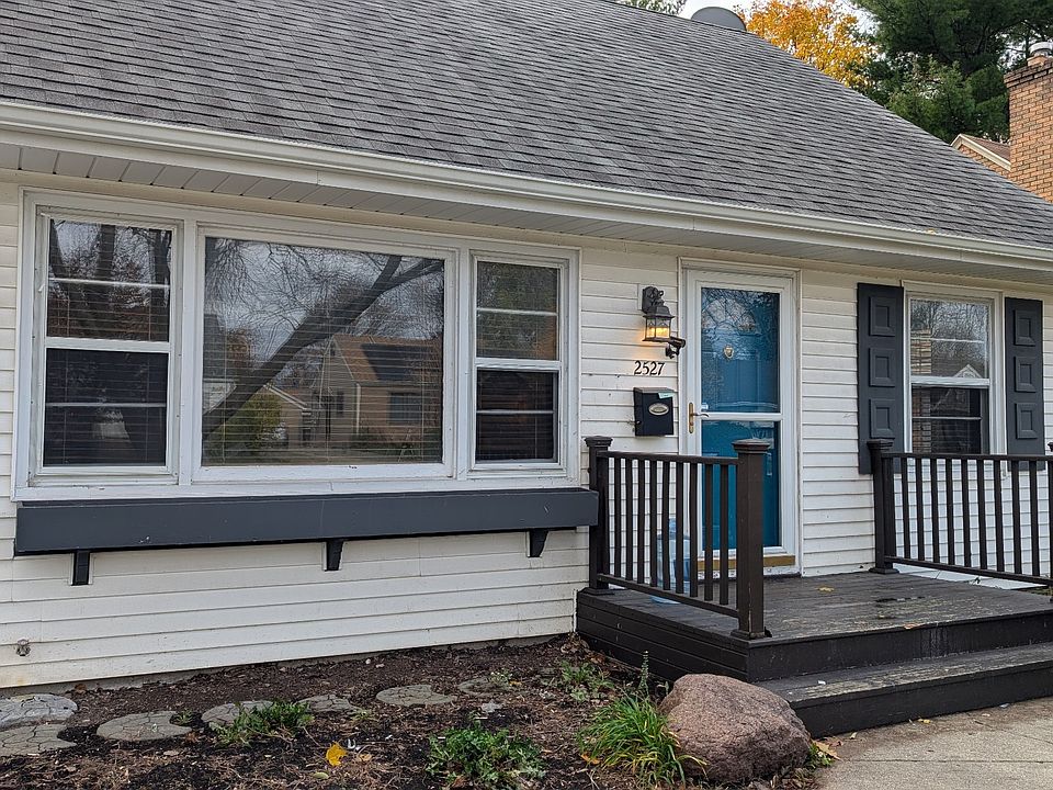 1st image of 2527 18th Ave