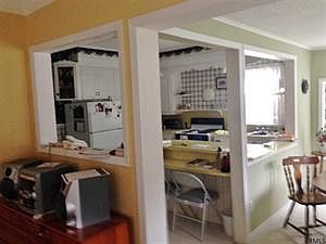 4th image of 144 Hudson St