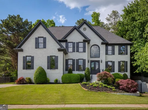 818 Forest Path Ln, Alpharetta, GA 30022