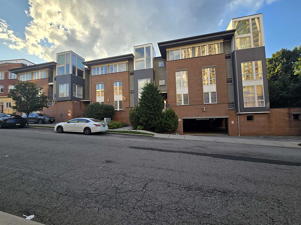1st image of 255 Laird Ave APT 2