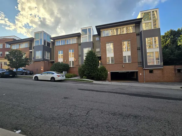 255 Laird Avenue image 1 of 20