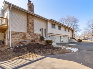 652 E 143rd St, Burnsville, MN 55337