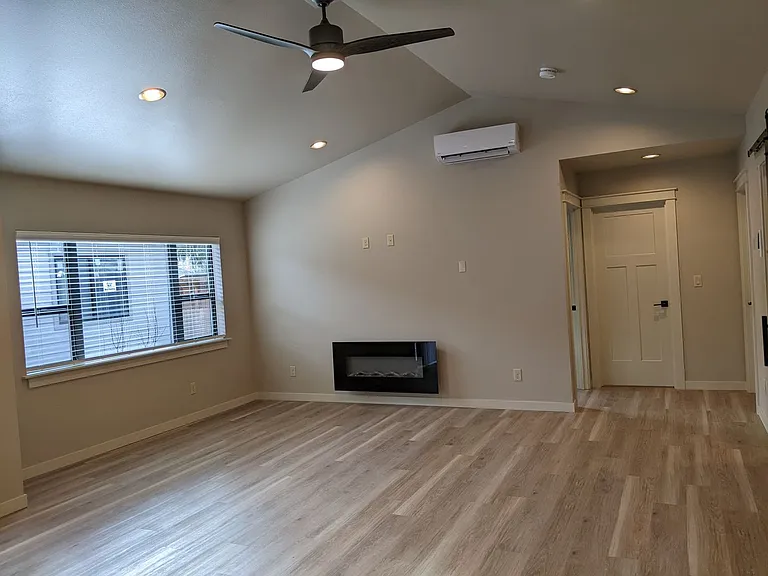 2204 Four Oaks Grange Rd — Photo 5