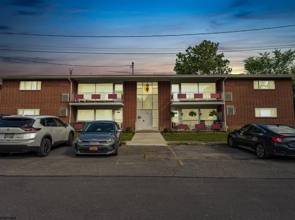 7302 Mountain View Mnr, Morgantown, WV 26501