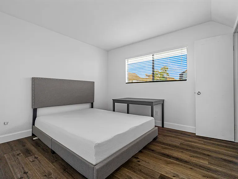 6111 Rancho Mission Rd — Photo 14