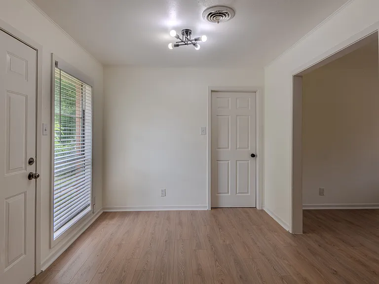 1402 Missouri Ave — Photo 12