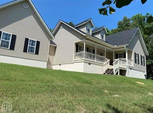 210 W Lansing Ave, Horseshoe Bend, AR 72512