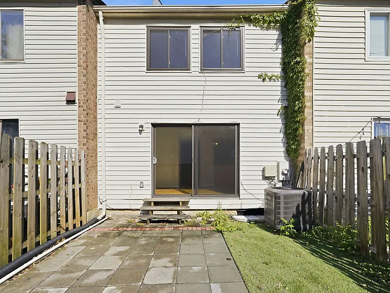 1204 Brethour Ct — Photo 24