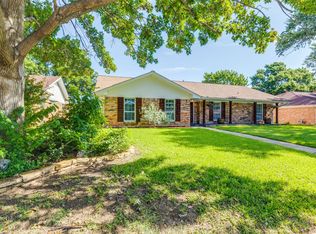 2203 Briarwood Blvd, Arlington, TX 76013