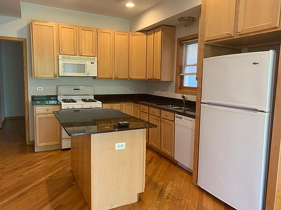 5th image of 1103 W Cornelia Ave #2V