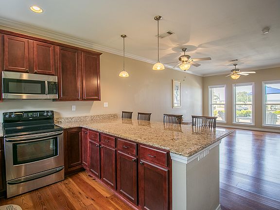 4th image of 548 W Beach Blvd APT 121
