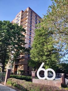 60 Parkway Drive East #12E, East Orange, NJ, 07017