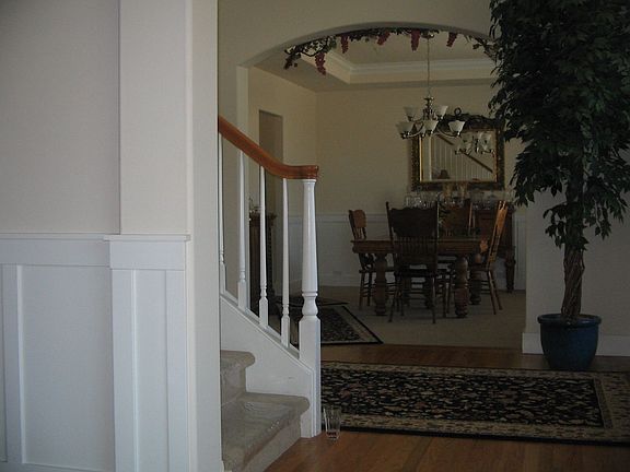 5th image of 11923 181st St E