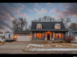 258 W Larson Ln, Layton, UT 84041