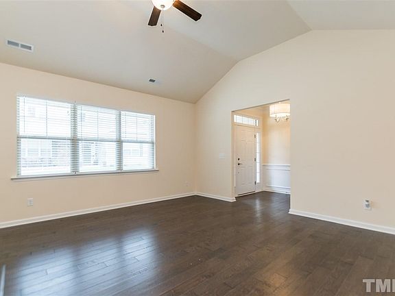 5th image of 26 E Milan Ct