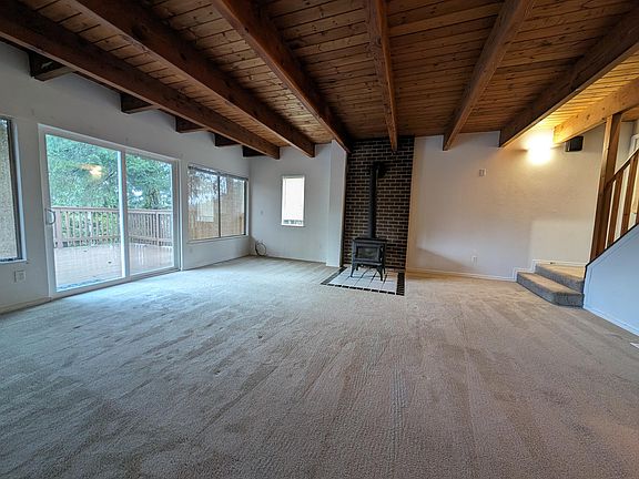 4th image of 671 E Creekside Dr