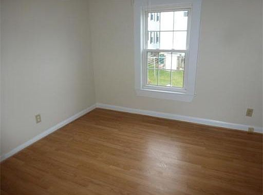 3rd image of 300 Nahatan St