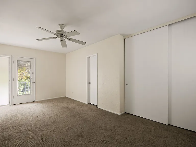 161 W Channel Rd #5 — Photo 15