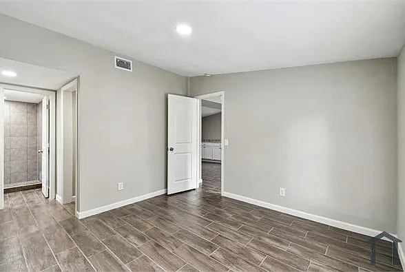 10625 Bay Hills Cir — Photo 28