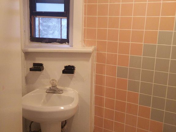 5th image of 88 Herkimer St APT 16