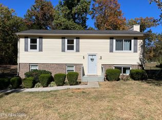 1323 E Woodshire Dr, Knoxville, TN 37922