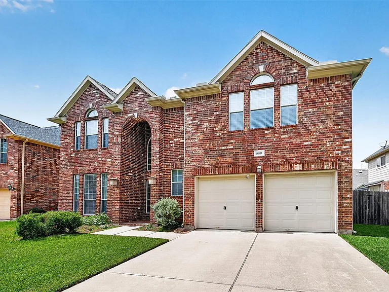 8811 Sun Haven Ln — Photo 2