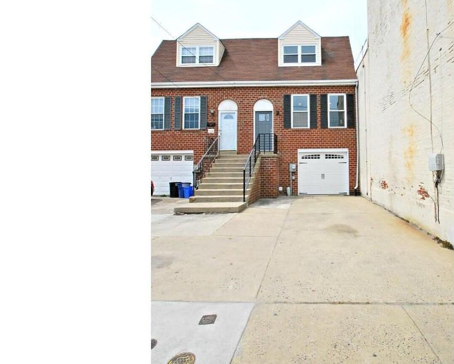 1 Garage and 2 Driveway Parking Spaces!