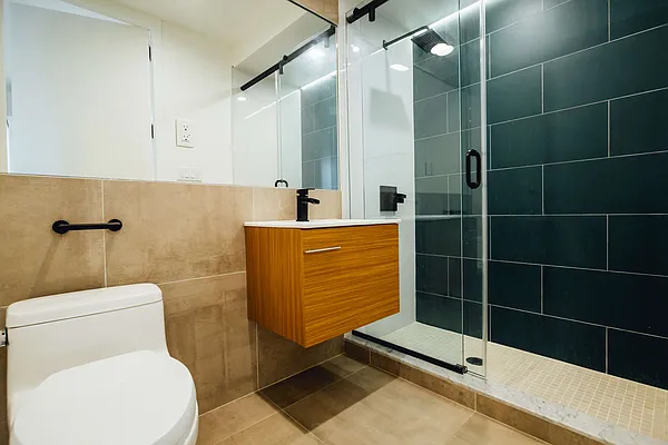 Rented by Nooklyn NYC LLC | media 70