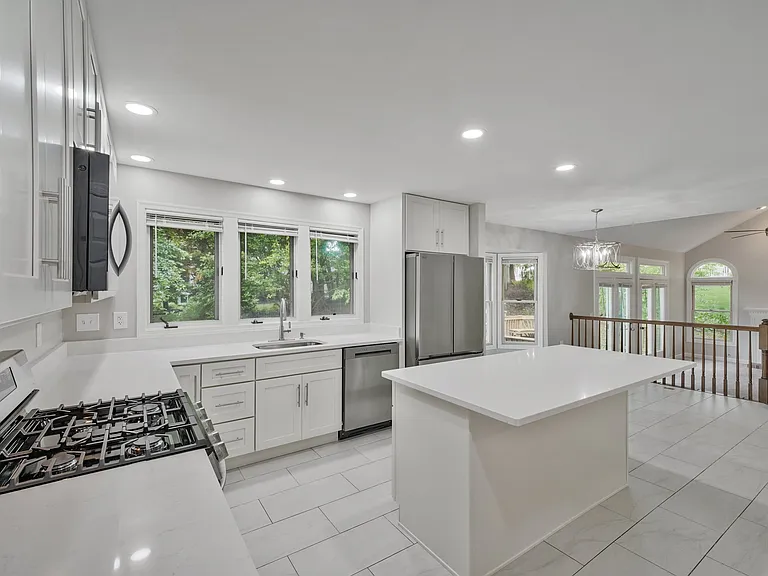 4287 Exeter Dr — Photo 14