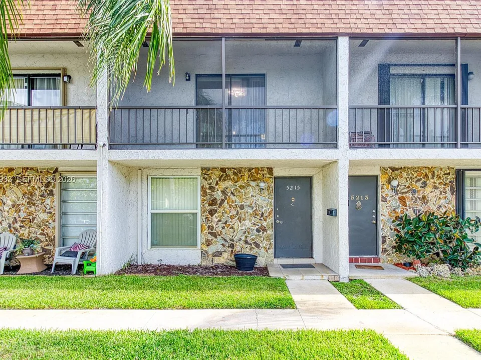 5215 SW 40th Ave #48