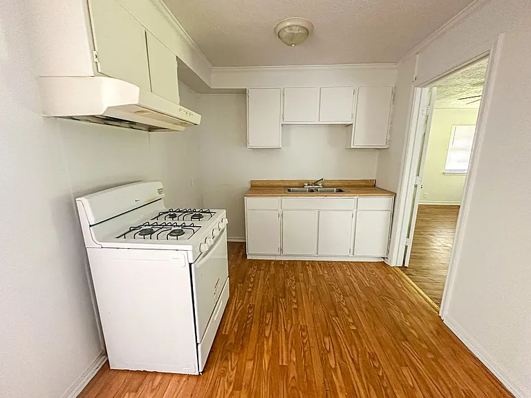 4009 James Ave — Photo 4
