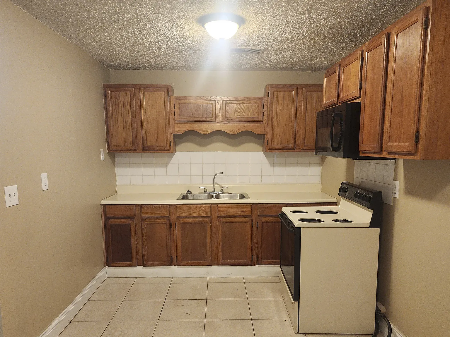 4851 Amos Street - 1 — Photo 4