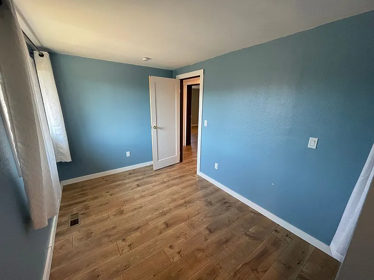 5311 Kingsway — Photo 22