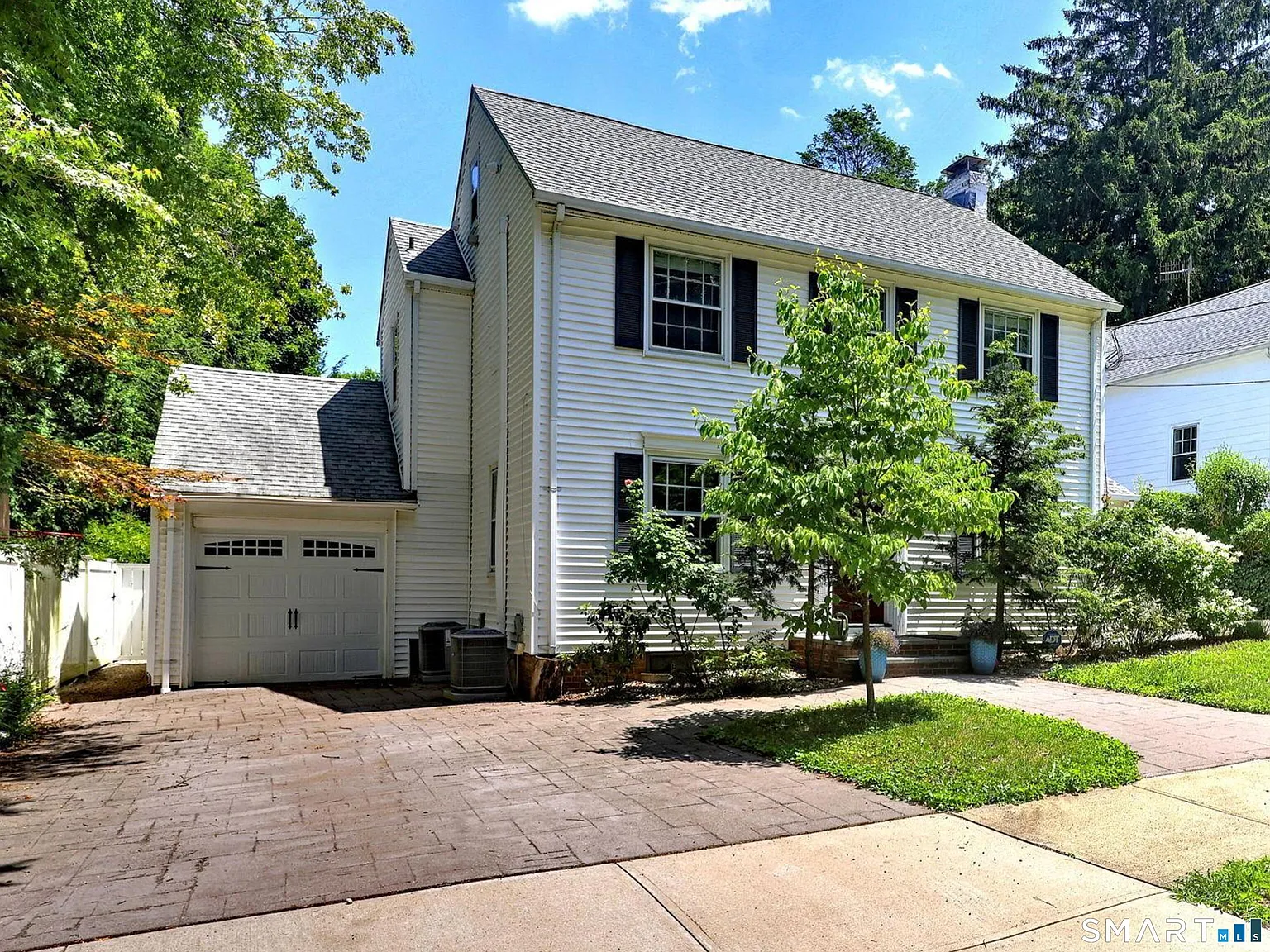 3 bed, 2.5 bath, 2397 sqft, $3,350 — Photo 3