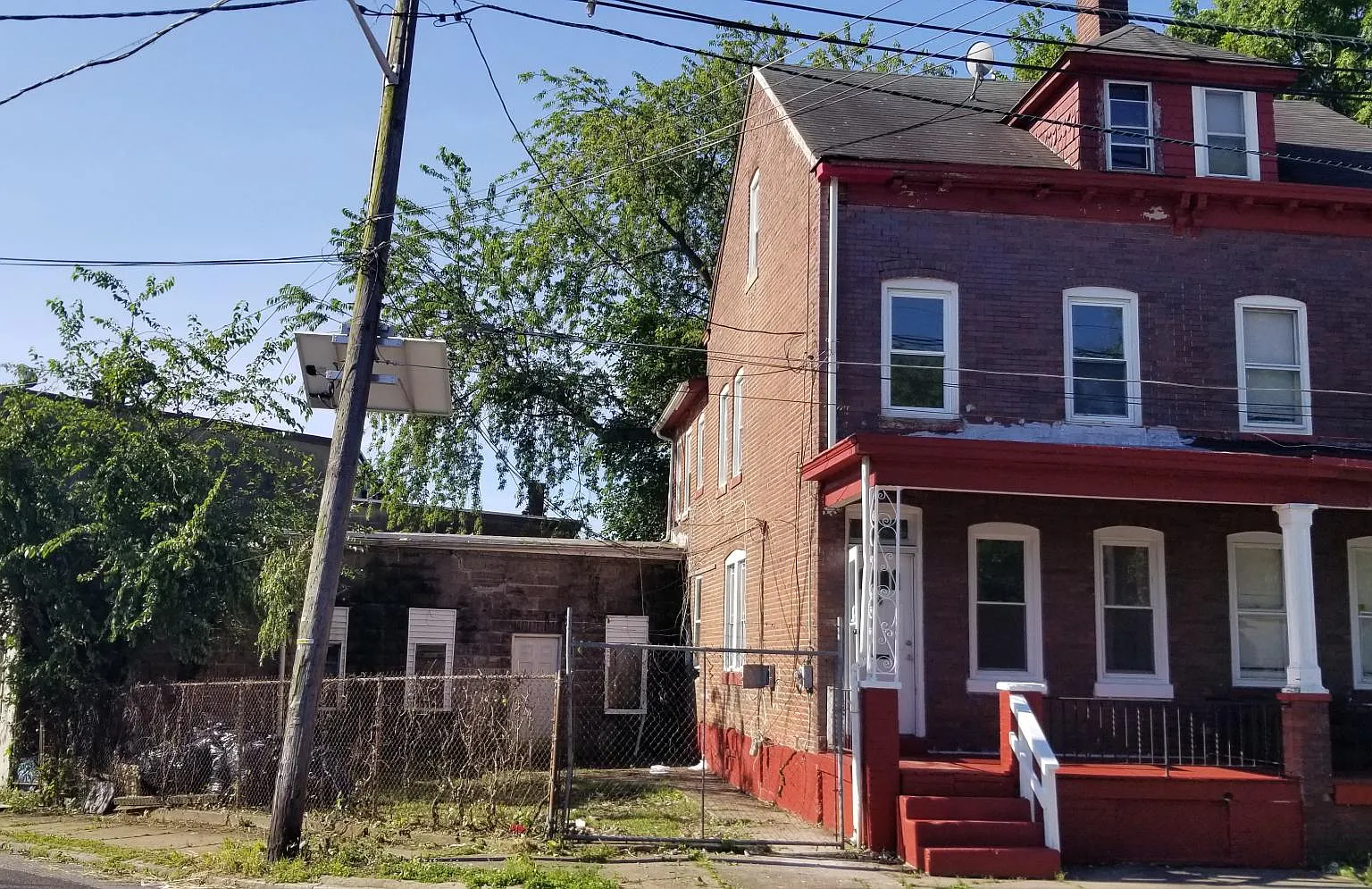 3 bed, 1112 sqft, $2,000 — Photo 4