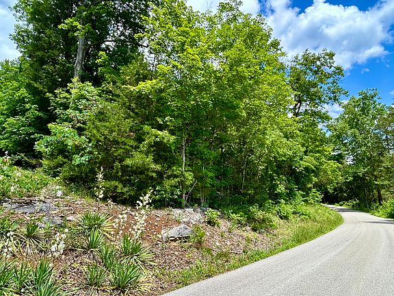 4th image of 1055 Clay Hill Rd