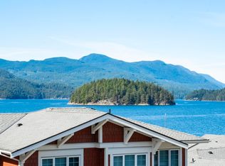 5902 Beachgate Ln, Sechelt, BC V0N 3A3