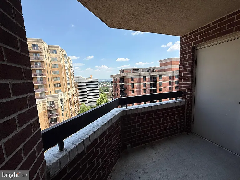 1276 N Wayne St #1205 — Photo 14