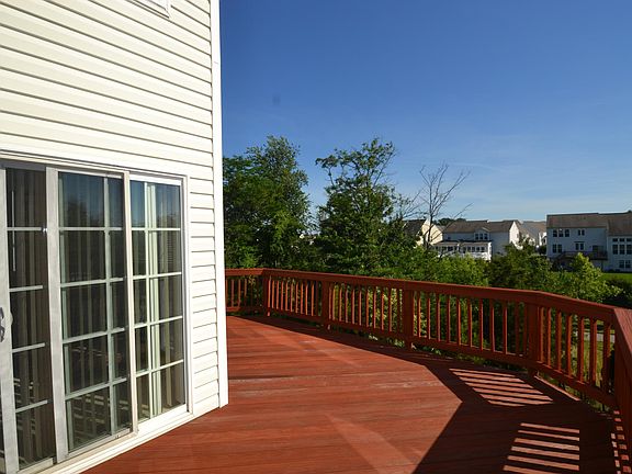 5th image of 8217 Singleleaf Ln