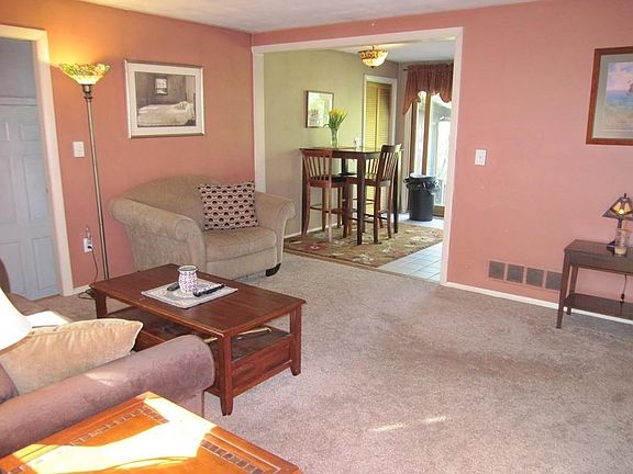 3rd image of 25 Underwood St