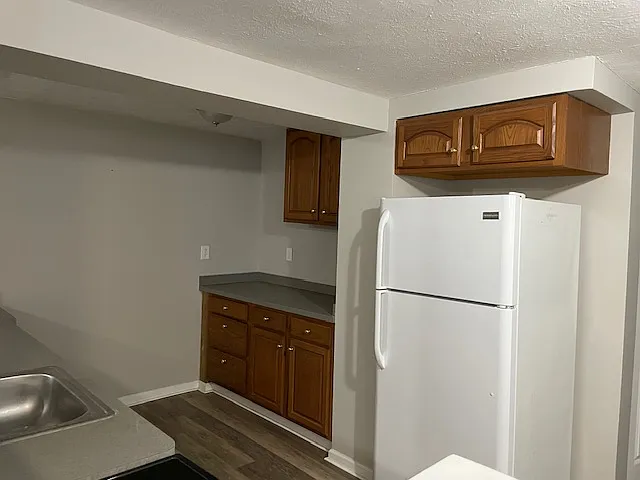 Building Photo - 14602 Lakeshore Blvd #1